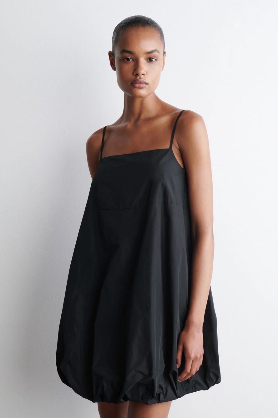 COS NWT Bubble Hem Mini in Black Size 6 (US) / 38 (EU)
